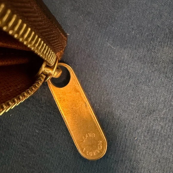 Louis Vuitton Monogram Zippy Wallet - Picture 8 of 10